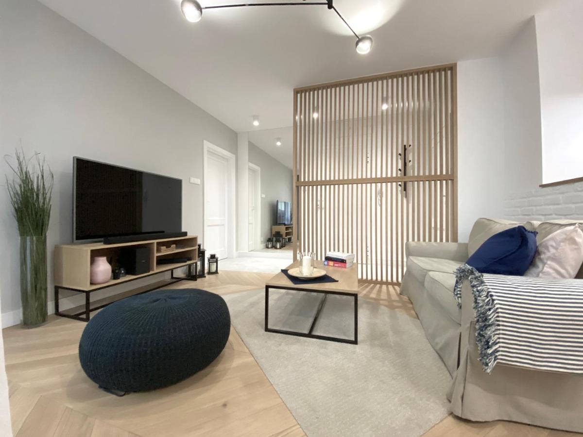 Mycherry - Old Town Apartment - Wiezienna 21C Вроцлав Экстерьер фото